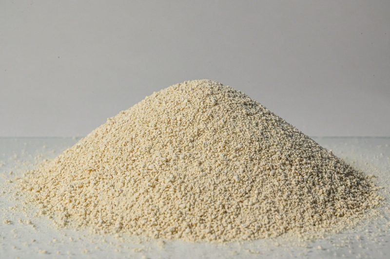 Highly digestible feed phosphate